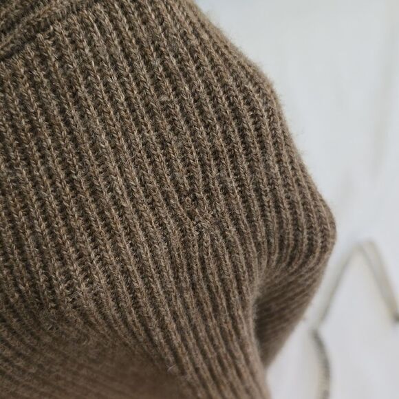 Dorce Pure Cashmere V Neck sweater size L - Picture 8 of 9